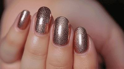 Metallic Magic: Shimmery Nail Art Designs for a Luxe Look